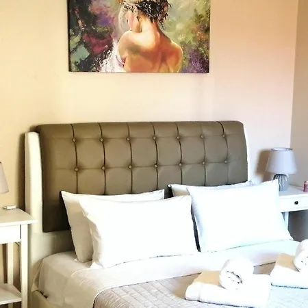 Odyseia Apts ιi At The Center Of The & Old Town Chania (Crete)